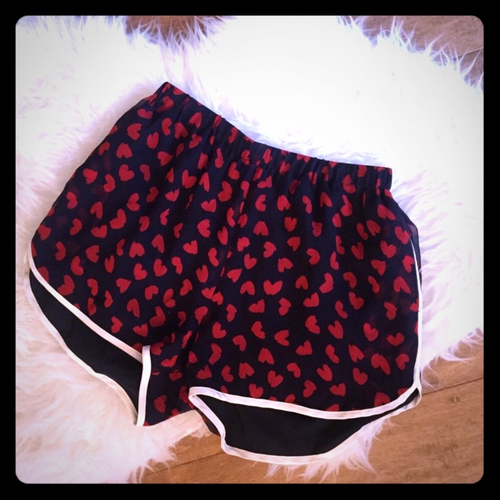 Sexy lip shorts